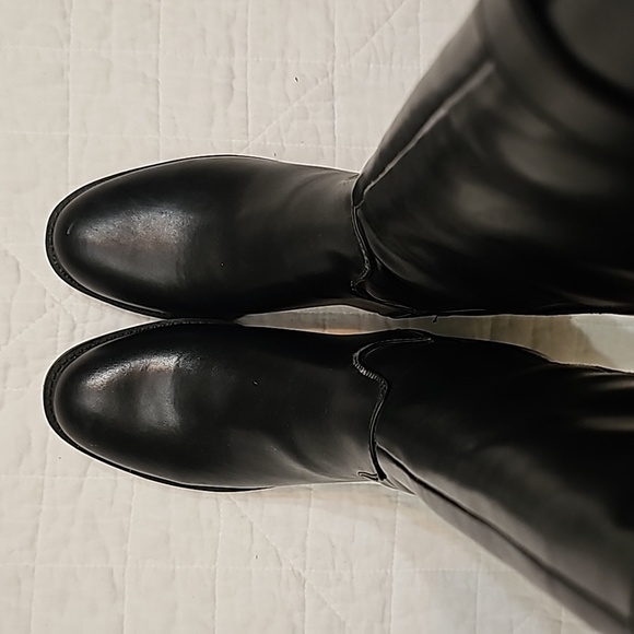 Tommy Hilfiger boots Twinezy faux leather black gold initials sz 7.5 NWT - Picture 7 of 10